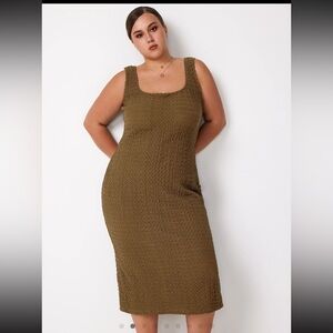 Solid Textured sleeveless midi dress!
